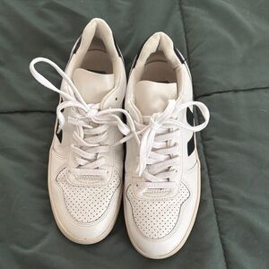 VEJA white and Black Sneakers